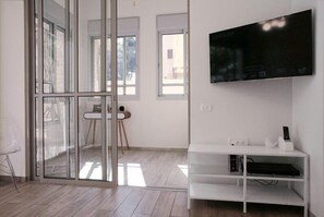 Executive Apart Daire, 2 Yatak Odası, Teras | Oturma alanı | Düz ekran televizyon, şömine 