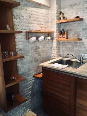 Fridge, coffee/tea maker - Istiklal Apartments (Istanbul)