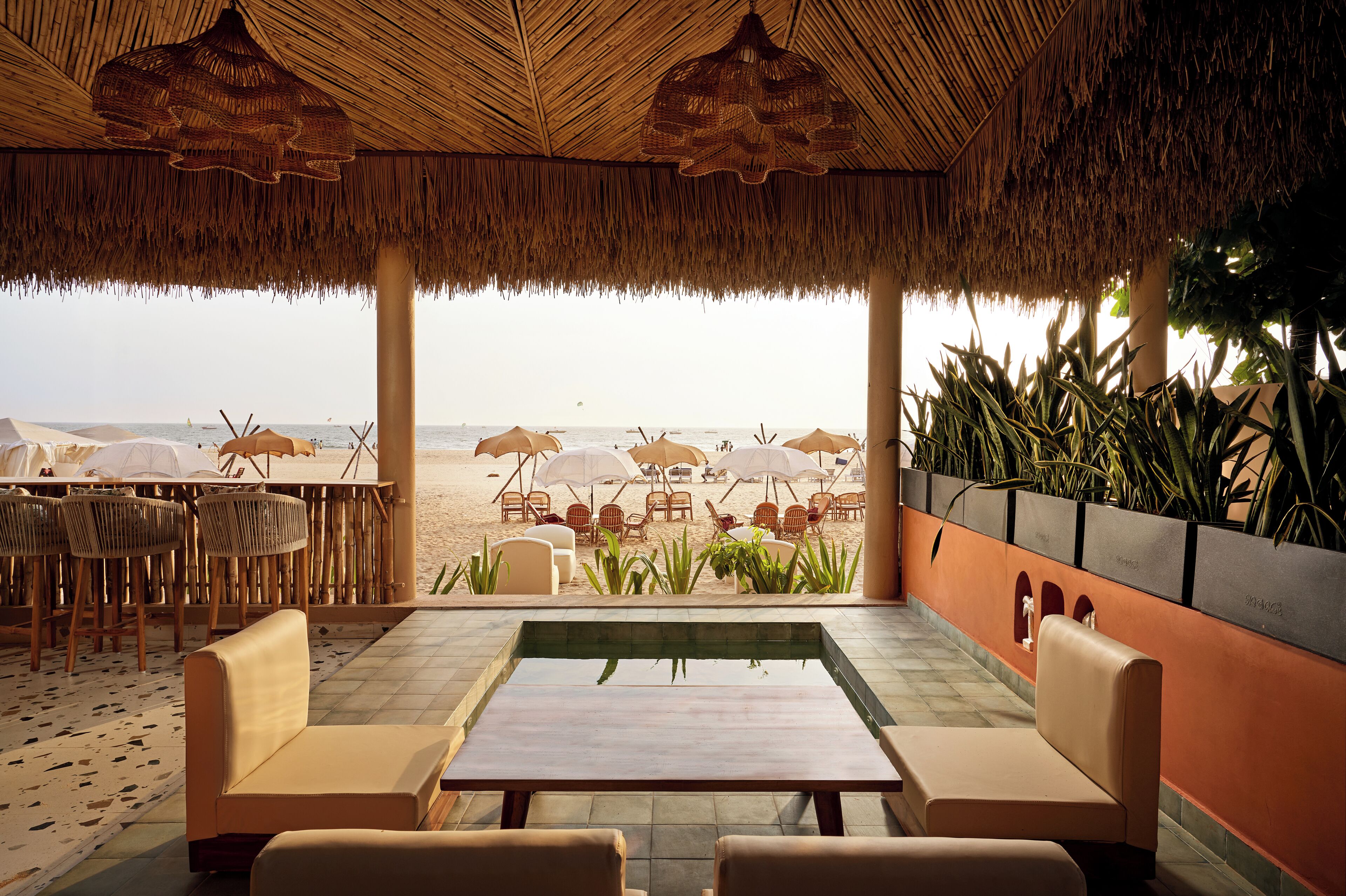 Breakfast, lunch, dinner served; international cuisine 