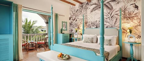 Premium Room | Desk, iron/ironing board, bed sheets