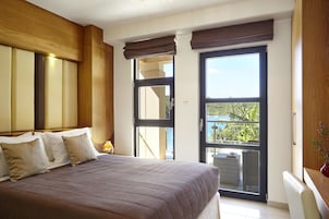 Villa superior, 4 habitaciones, piscina privada, vistas a la playa | 1 dormitorio, ropa de cama de alta calidad, caja fuerte