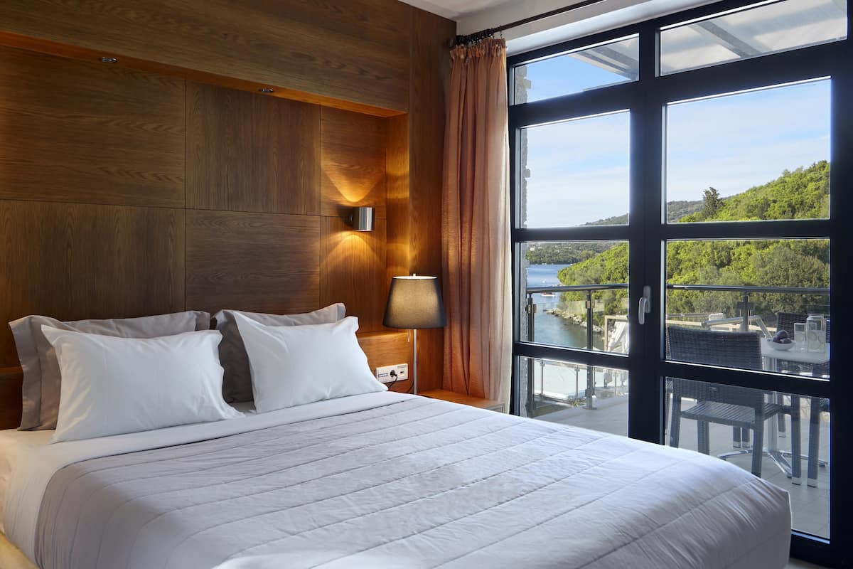 Villa Premier, 2 camere da letto, piscina privata, vista spiaggia | 1 camera, biancheria da letto di alta qualità, cassaforte in camera