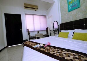Studio | In-room safe, desk, iron/ironing board, free WiFi - Studio Apartment @ KK City Center (Kota Kinabalu)