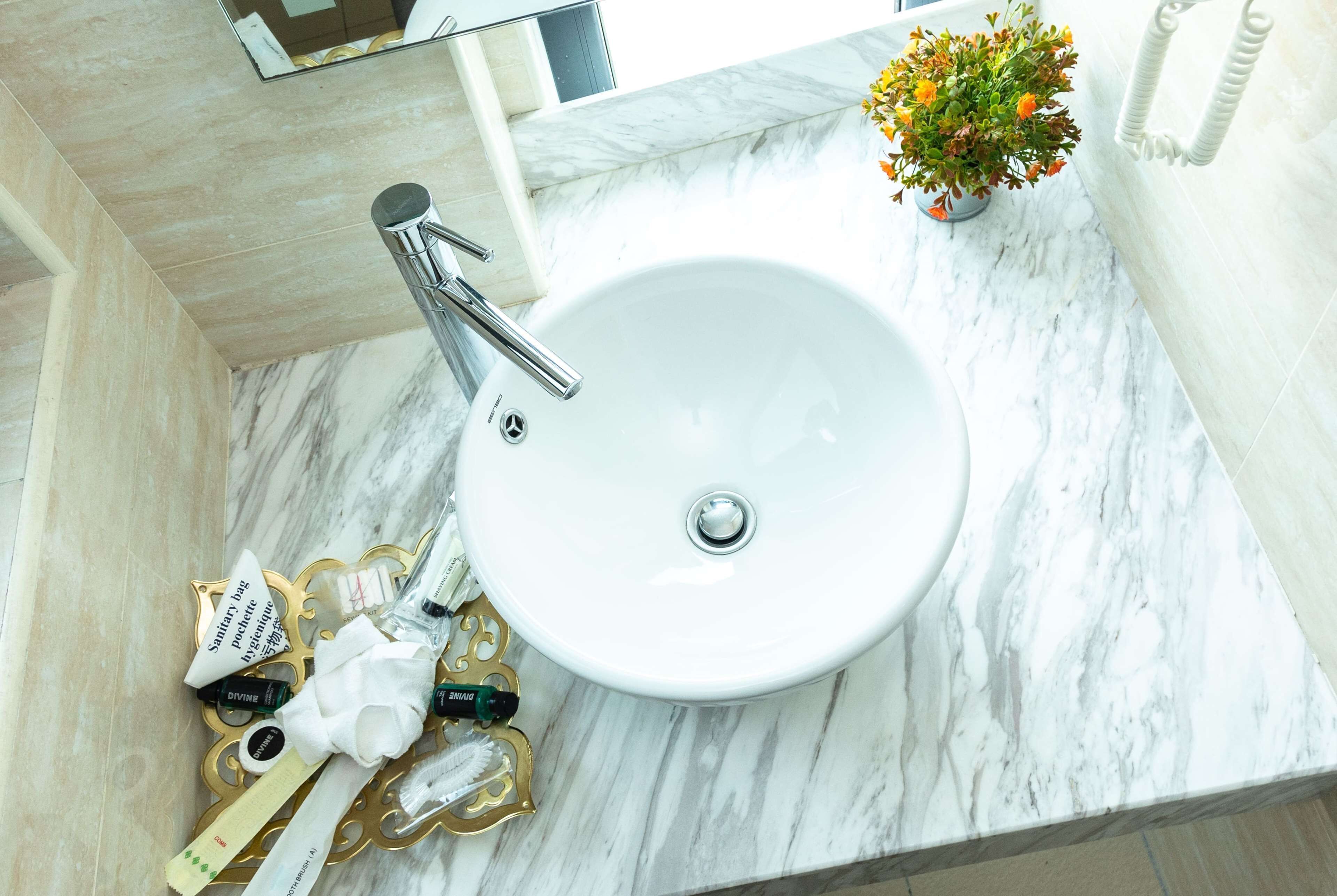 shower, free toiletries, hair dryer, slippers