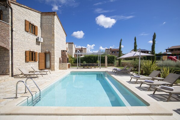 Outdoor pool, a heated pool