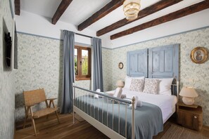 4 Schlafzimmer, Zimmersafe, Bügeleisen/Bügelbrett, kostenloses WLAN