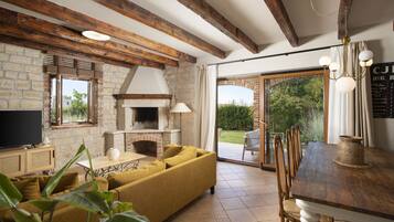 Smart-tv och eldstad