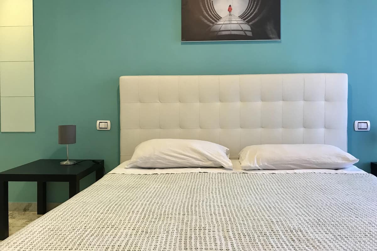 Kamar Double Standar | Meja kerja, setrika/meja setrika, dan Wi-Fi gratis