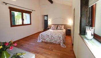 1 habitación, ropa de cama de alta calidad, minibar y escritorio 