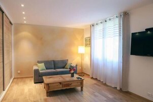 Televisión de pantalla plana, chimenea