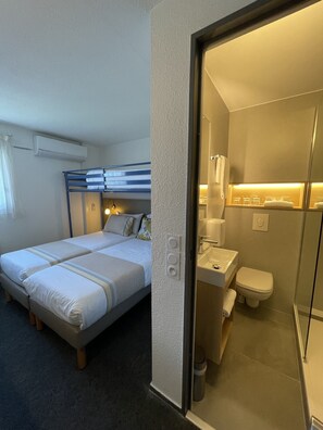 Desk, soundproofing, iron/ironing board, free WiFi - Fasthôtel Biarritz Bidart Côte Basque - FH Collection (Bidart)