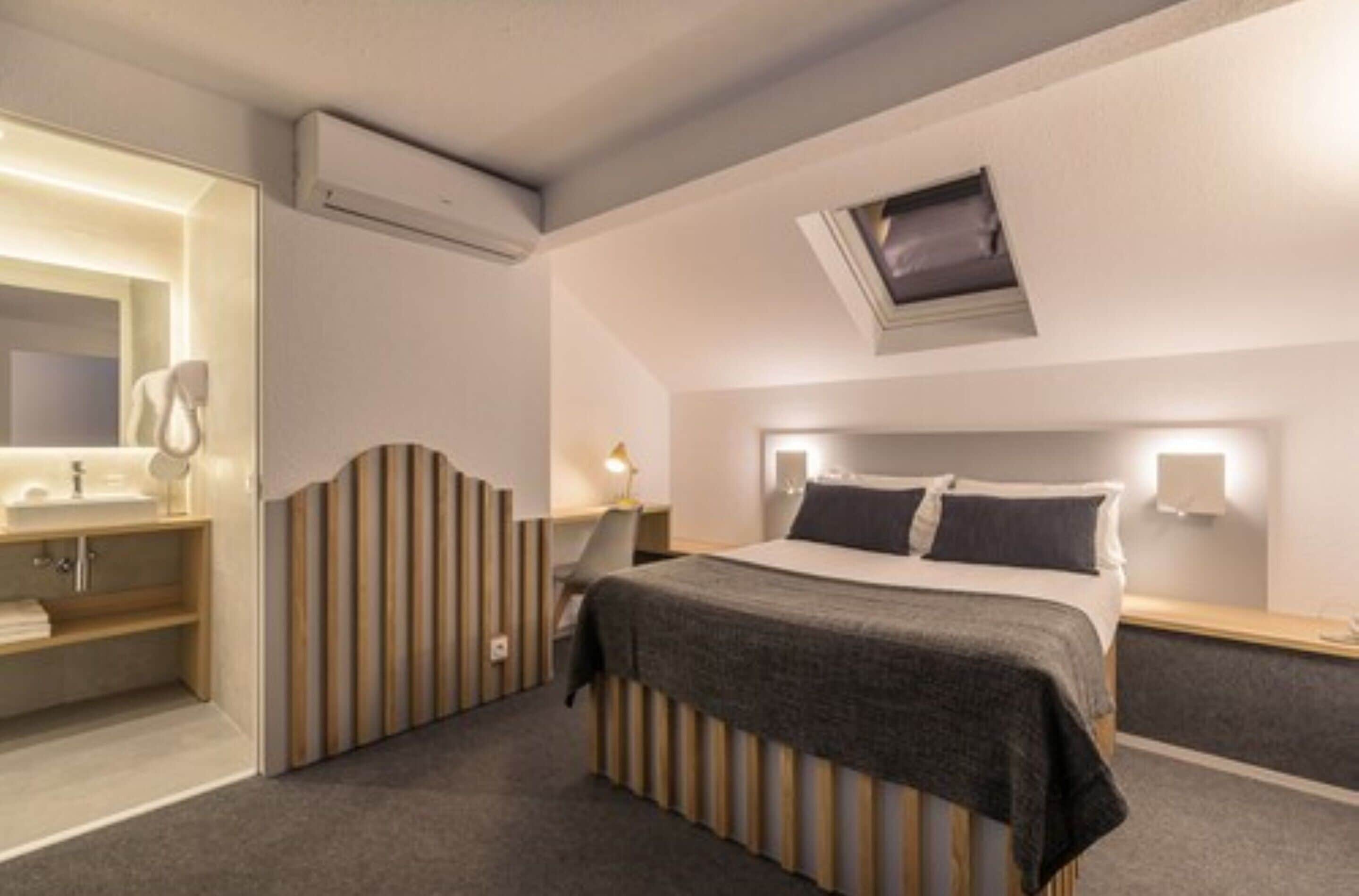 superior family room for 5 people | 1 bedroom, desk, soundproofing, iron/ironing board