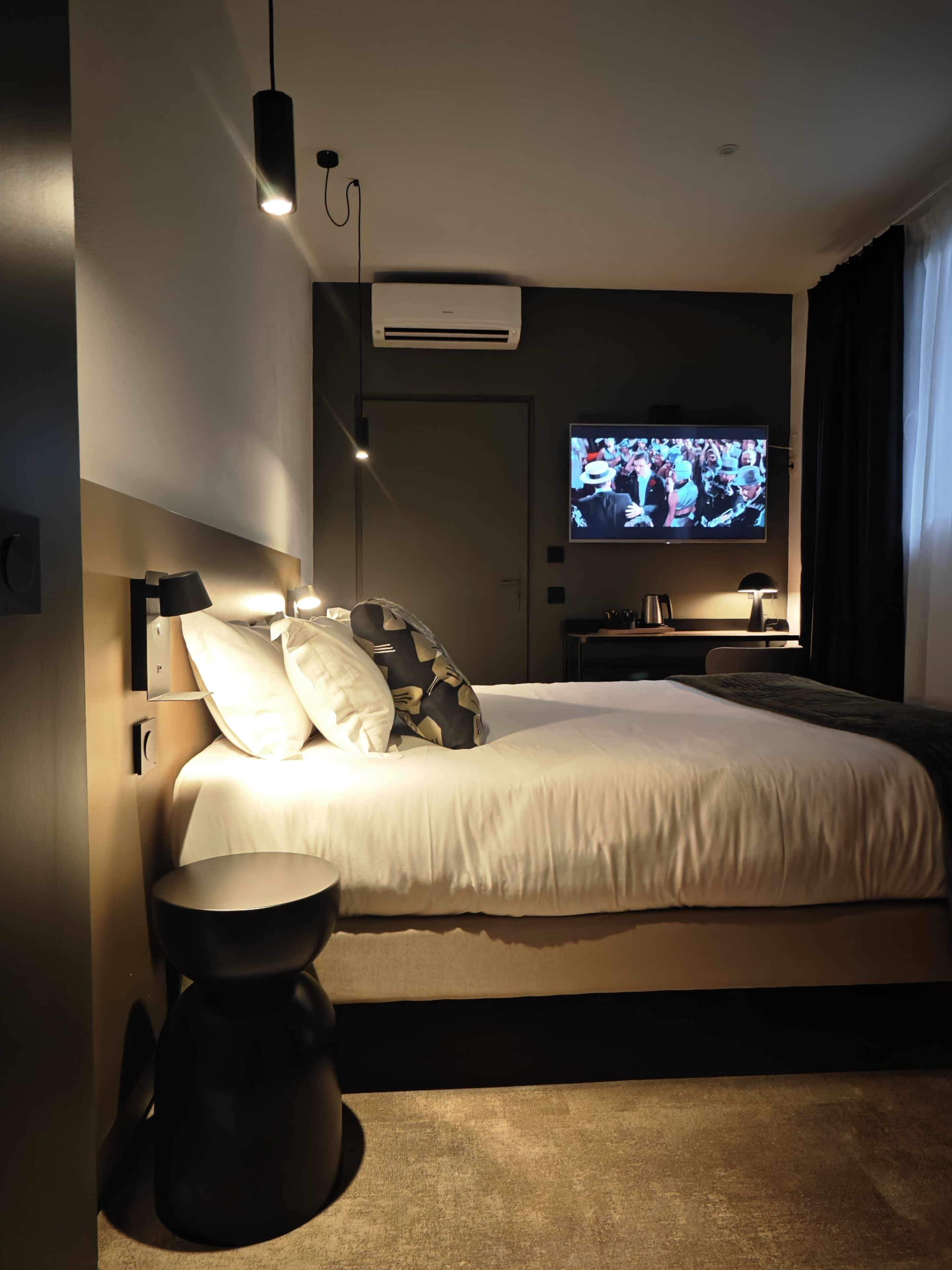 Deluxe Double Room, 1 Double Bed, Non Smoking | Desk, soundproofing, iron/ironing board, free WiFi