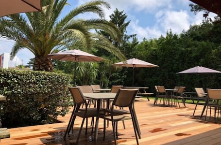 Terrace/patio. Fasthôtel Biarritz Bidart Côte Basque - FH Collection