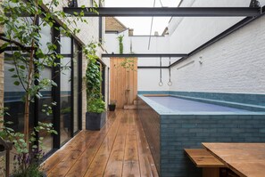 Property grounds - Blythe Road by onefinestay (London)