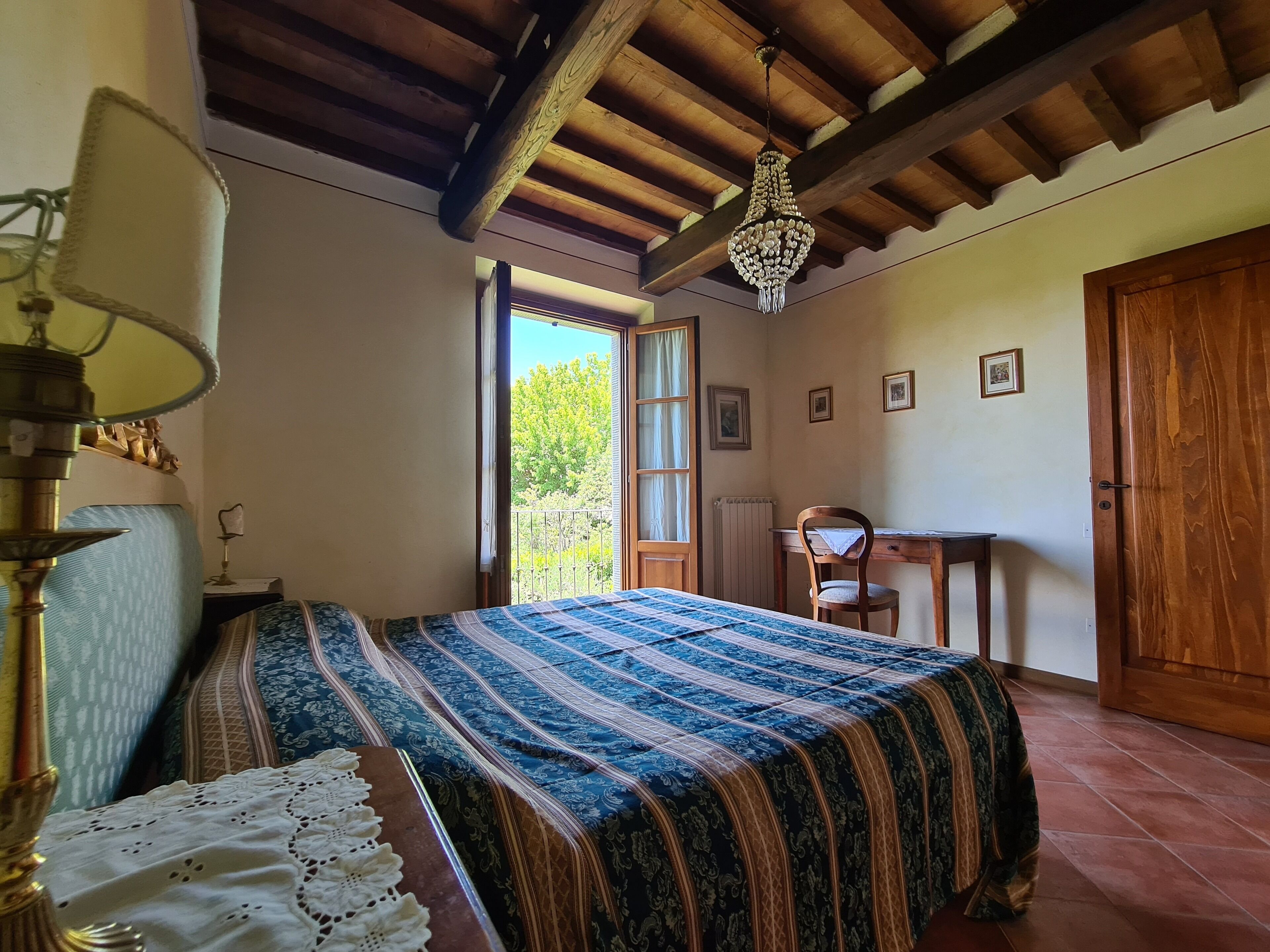 Apartment, 4 Schlafzimmer (Gli Olivi 1) | Individuell dekoriert, individuell eingerichtet, Schreibtisch