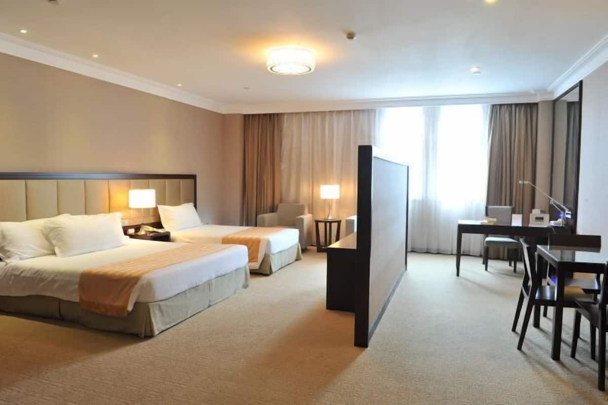 In-room safe, desk, blackout drapes, WiFi (free)