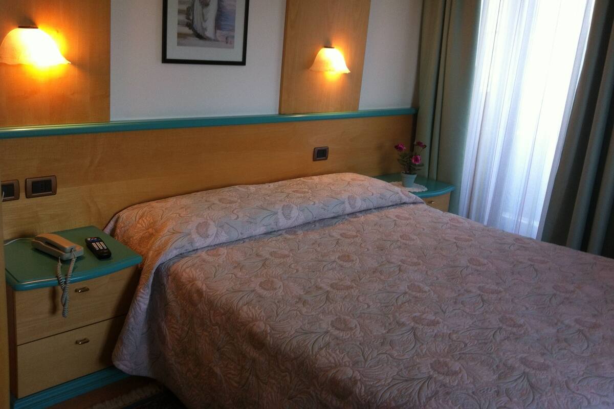 In-room safe, desk, free WiFi, bed sheets