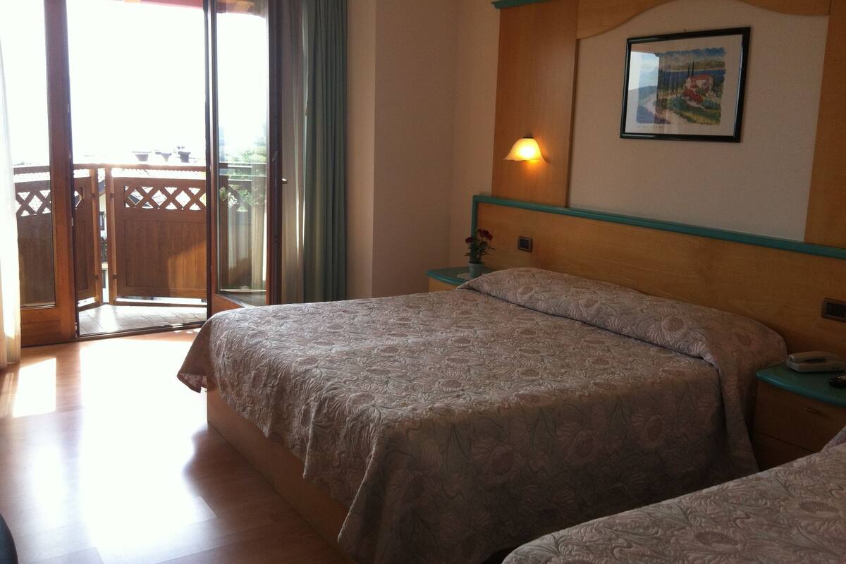 In-room safe, desk, free WiFi, bed sheets