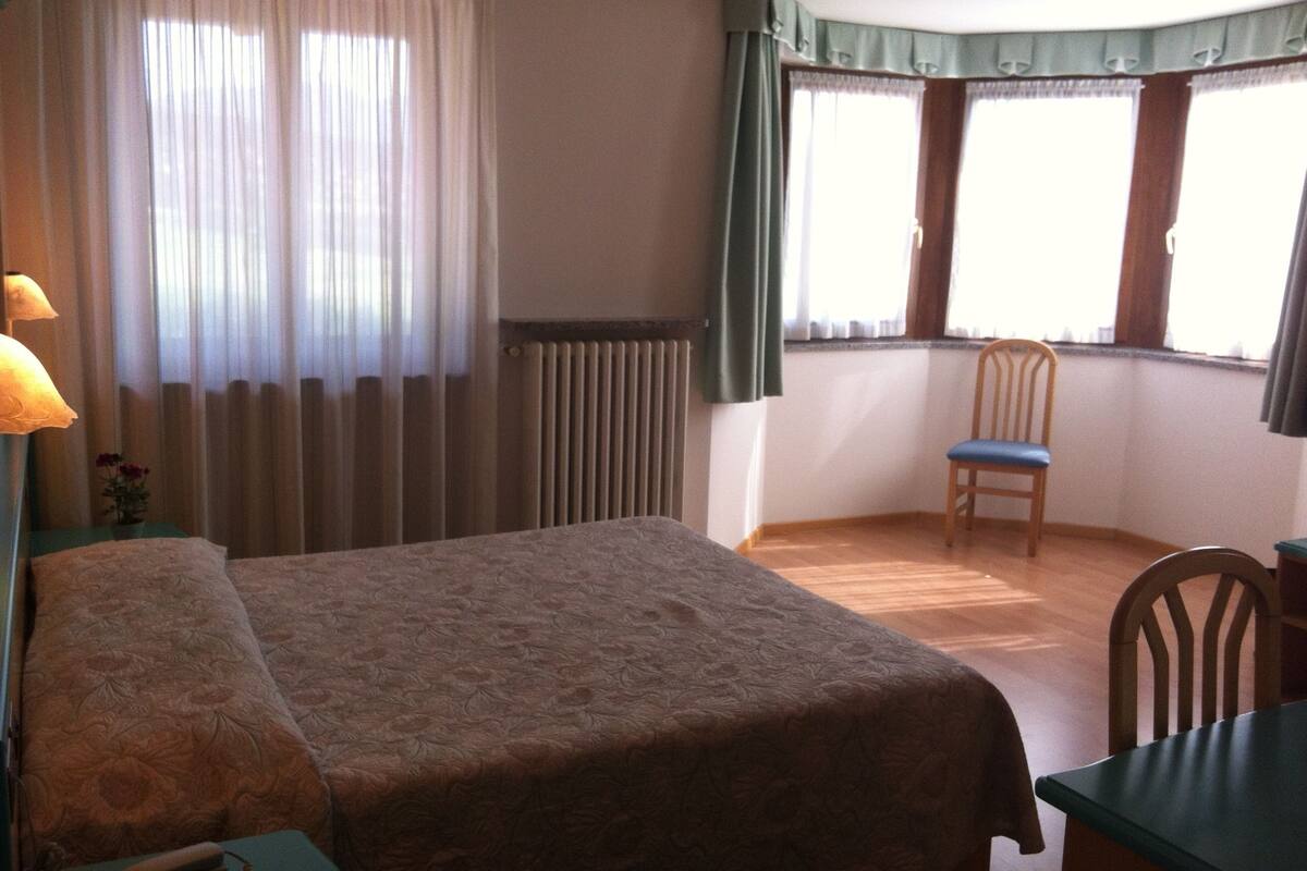 In-room safe, desk, free WiFi, bed sheets