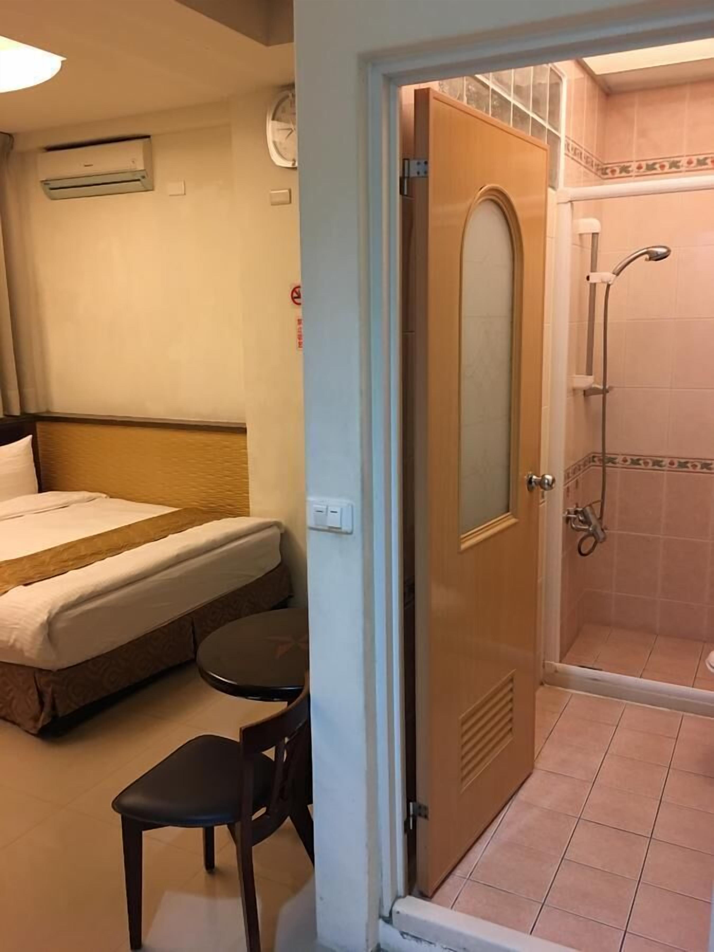 deluxe quadruple room | 1 bedroom, desk, blackout curtains, soundproofing