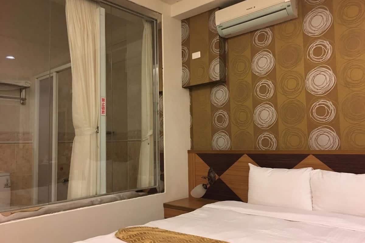 design double room | 1 bedroom, desk, blackout curtains, soundproofing