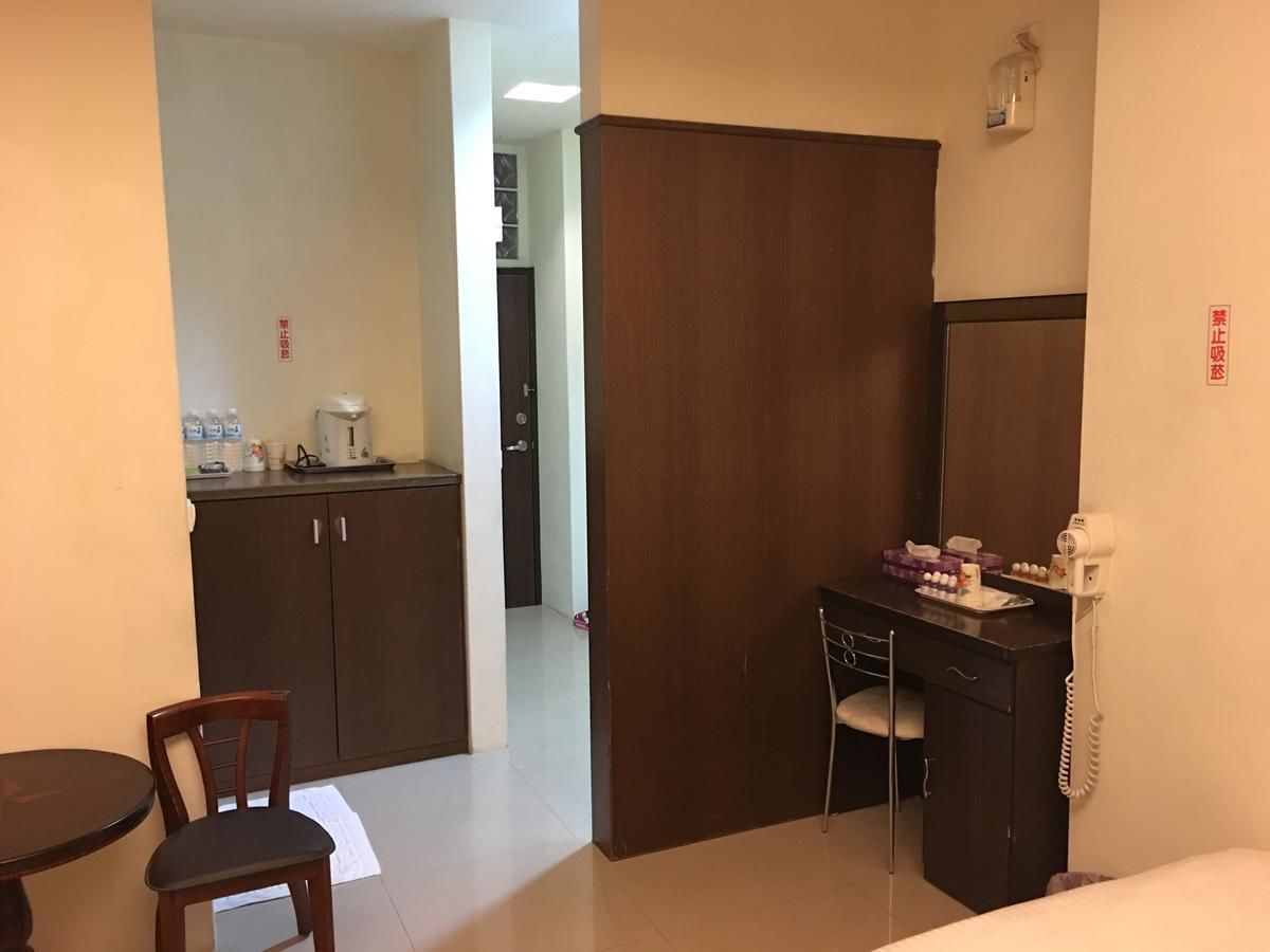 deluxe quadruple room | 1 bedroom, desk, blackout curtains, soundproofing