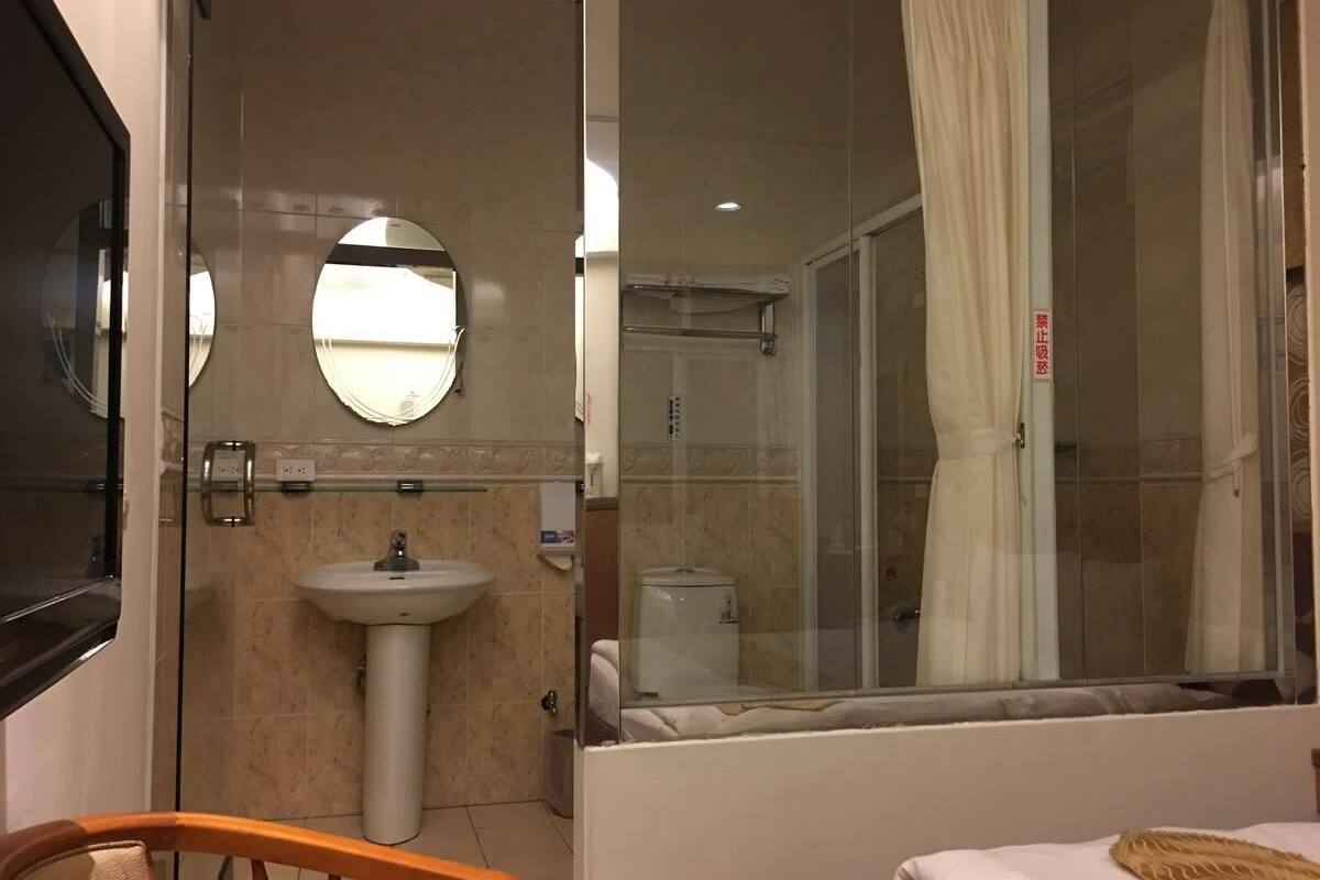 design double room | 1 bedroom, desk, blackout curtains, soundproofing