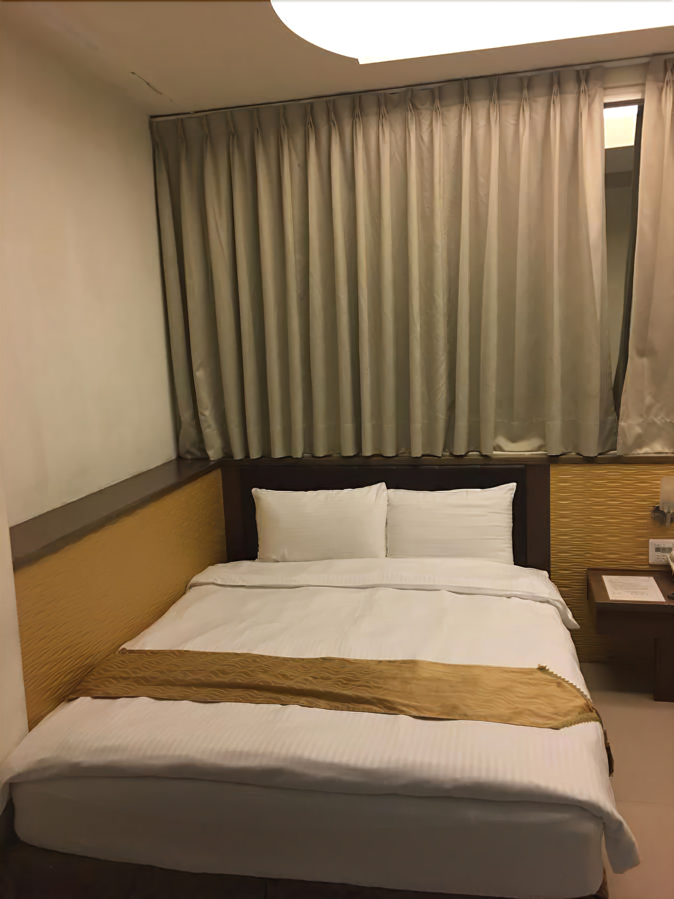 deluxe quadruple room | 1 bedroom, desk, blackout curtains, soundproofing