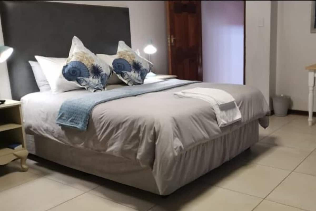 Double Room (8) | Premium bedding, minibar, individually decorated, individually furnished