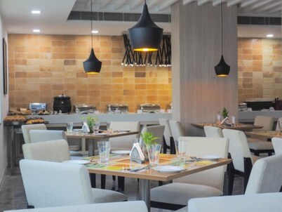 Lemon Tree Hotel Banjara Hills