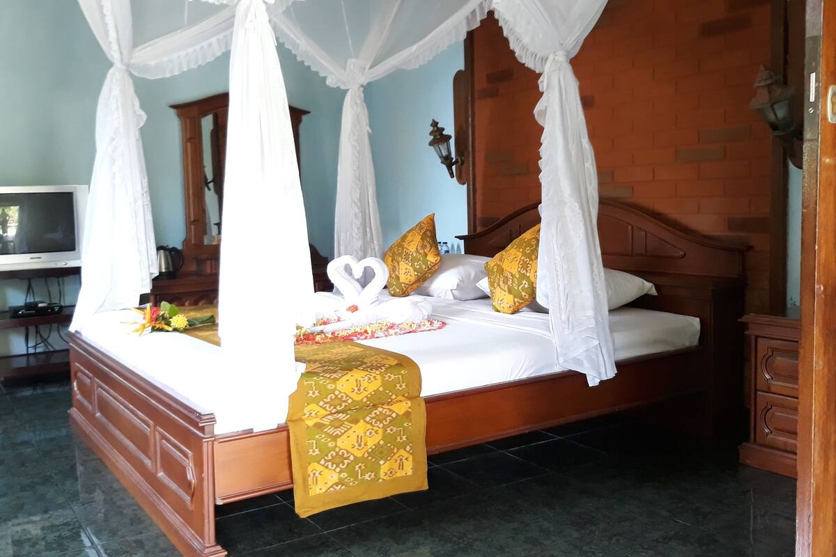 Deluxe Double Room, Pool View (Pool View) | In-room safe, rollaway beds (surcharge), WiFi (free)