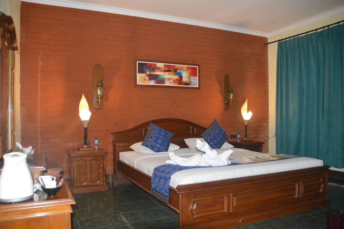 Deluxe Double Room, Garden View (Garden View) | In-room safe, rollaway beds (surcharge), WiFi (free)