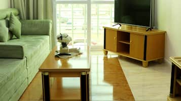Suite, 1 Bedroom | 1 bedroom, in-room safe, desk, free WiFi
