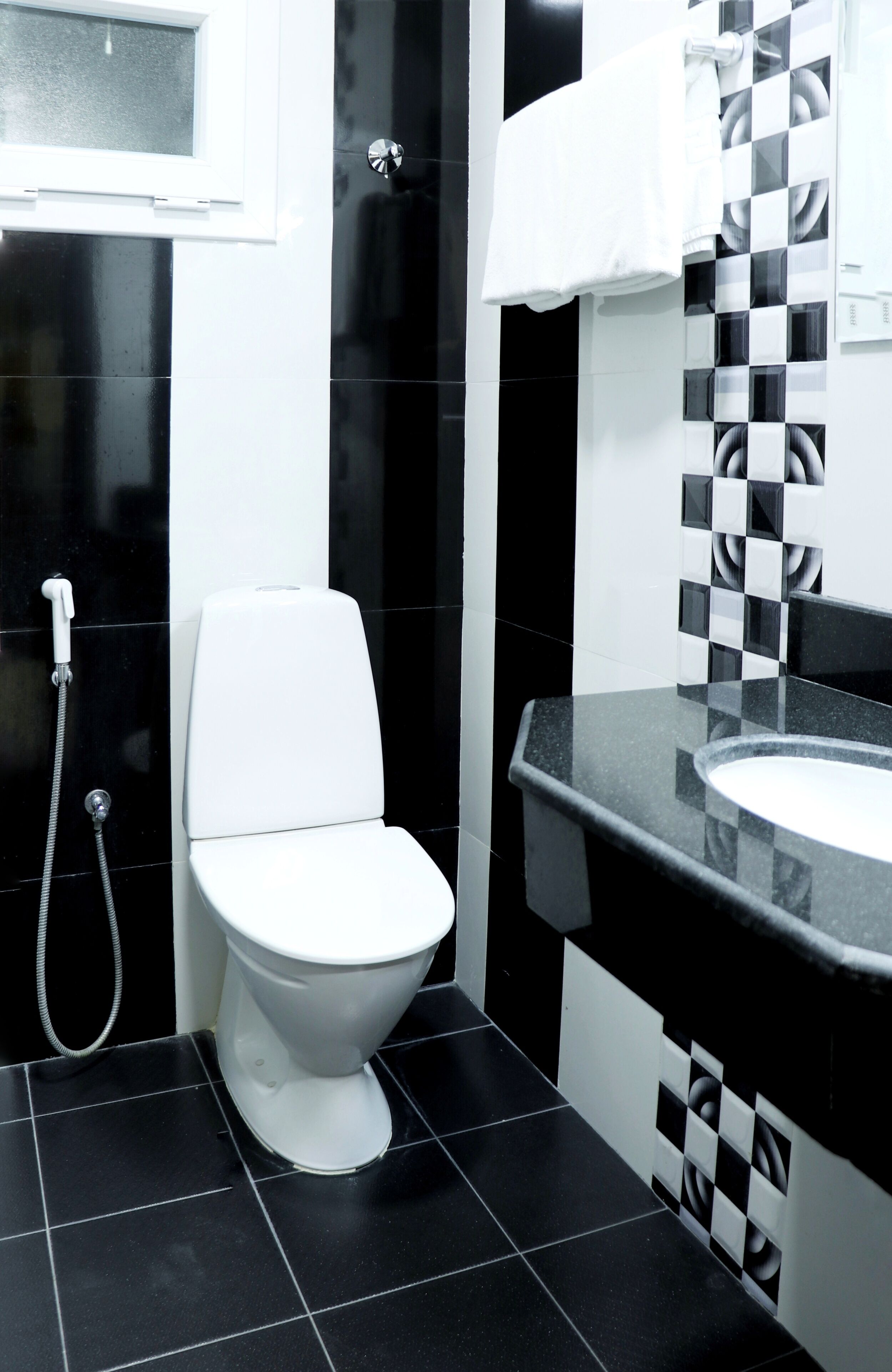 shower, free toiletries, towels