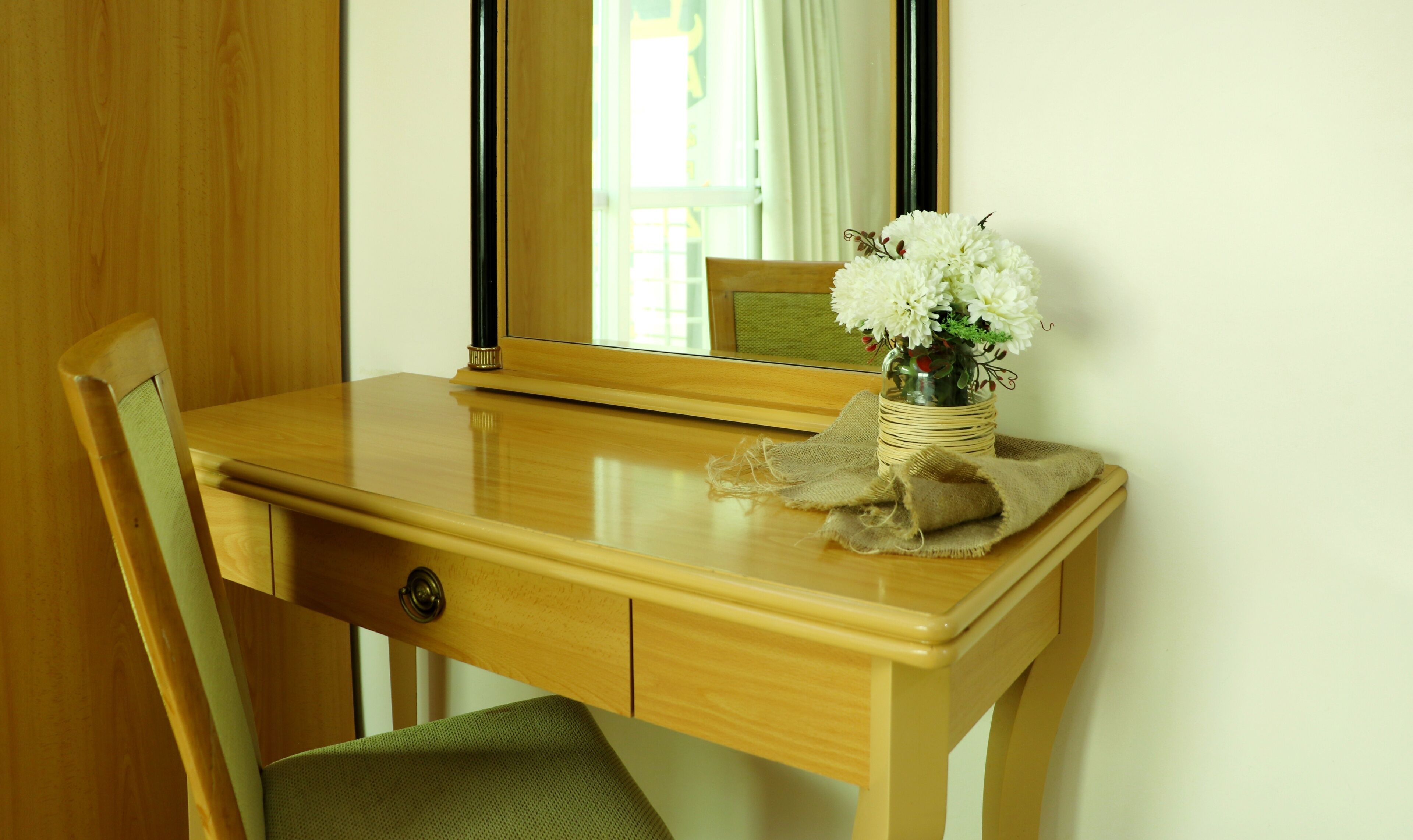 suite, 1 bedroom | 1 bedroom, in-room safe, desk, free wifi