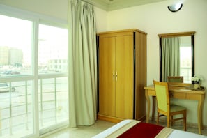1 bedroom, in-room safe, desk, free WiFi