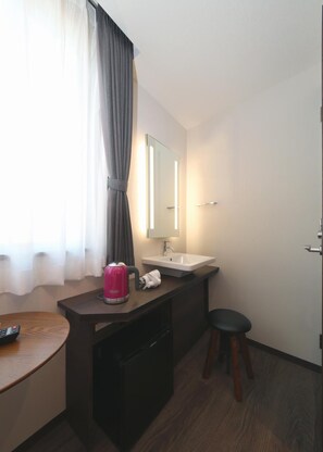Desk, free WiFi - Hotel Emit Ueno (Tokyo)