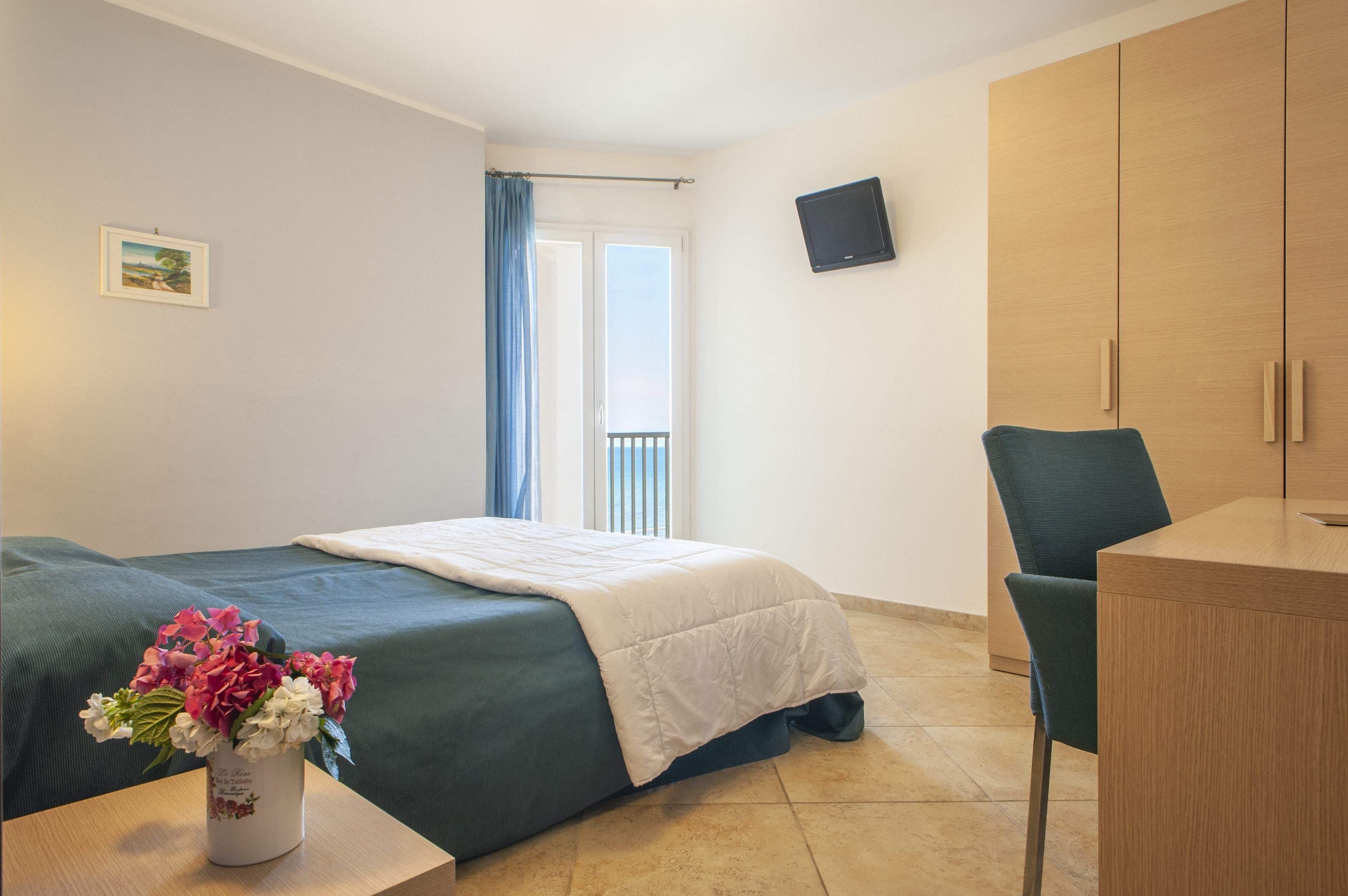 Apartment, 2 Bedrooms | In-room safe, desk, blackout drapes, soundproofing