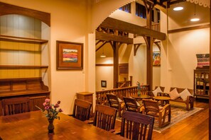 아침 식사, 점심 식사, 저녁 식사 제공, 현지 및 세계 요리