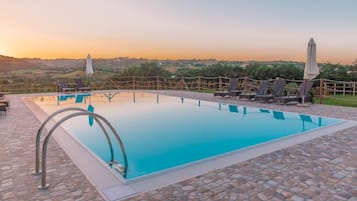 Udendørs pool, infinity-pool