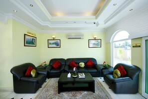 로비 좌석 공간