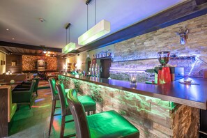 Bar (on property) - Alpenhotel Edelweiss (Eben am Achensee)