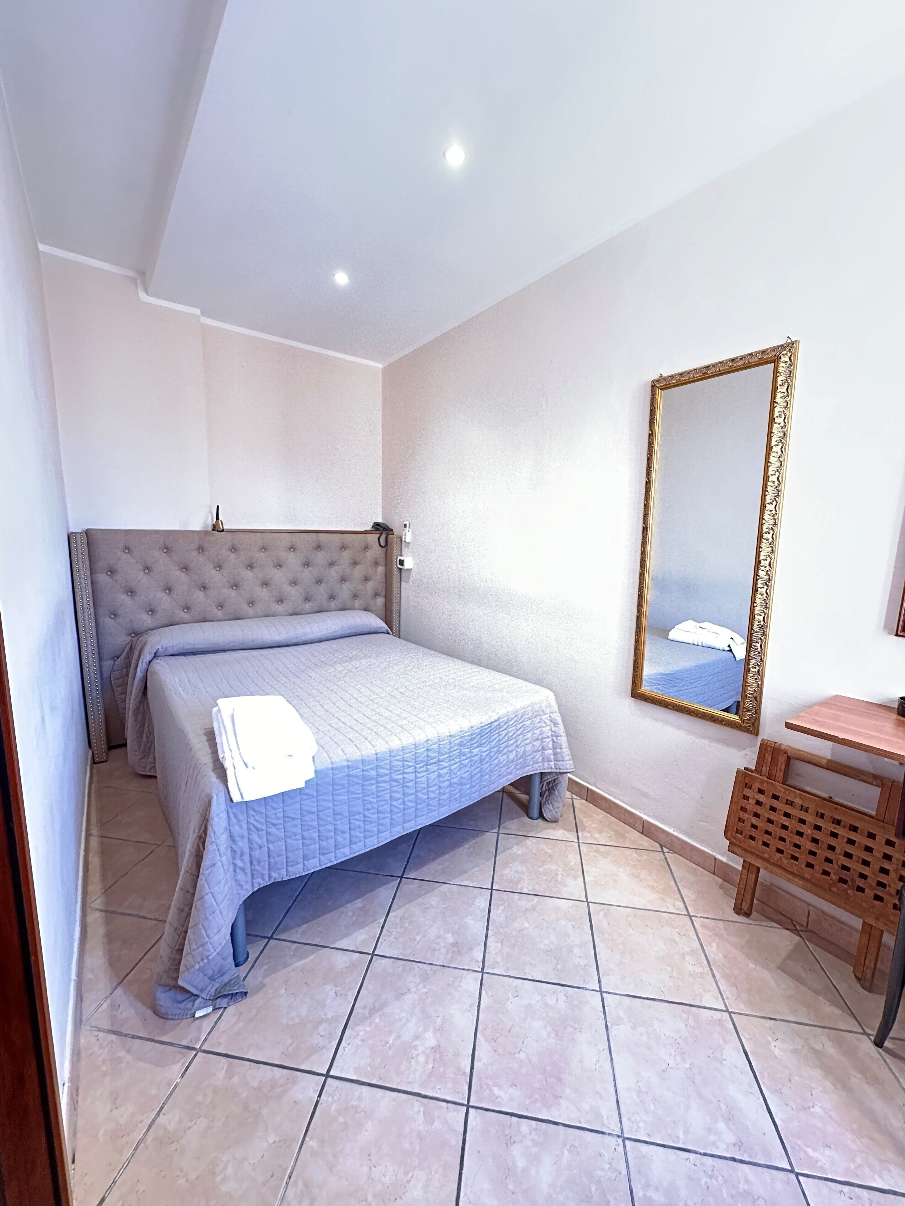 Coffres-forts dans les chambres, bureau, rideaux occultants