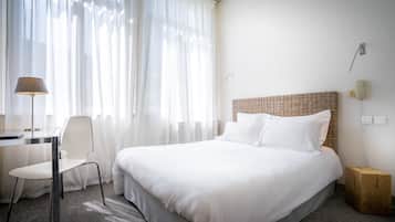 Caja fuerte, escritorio, wifi gratis