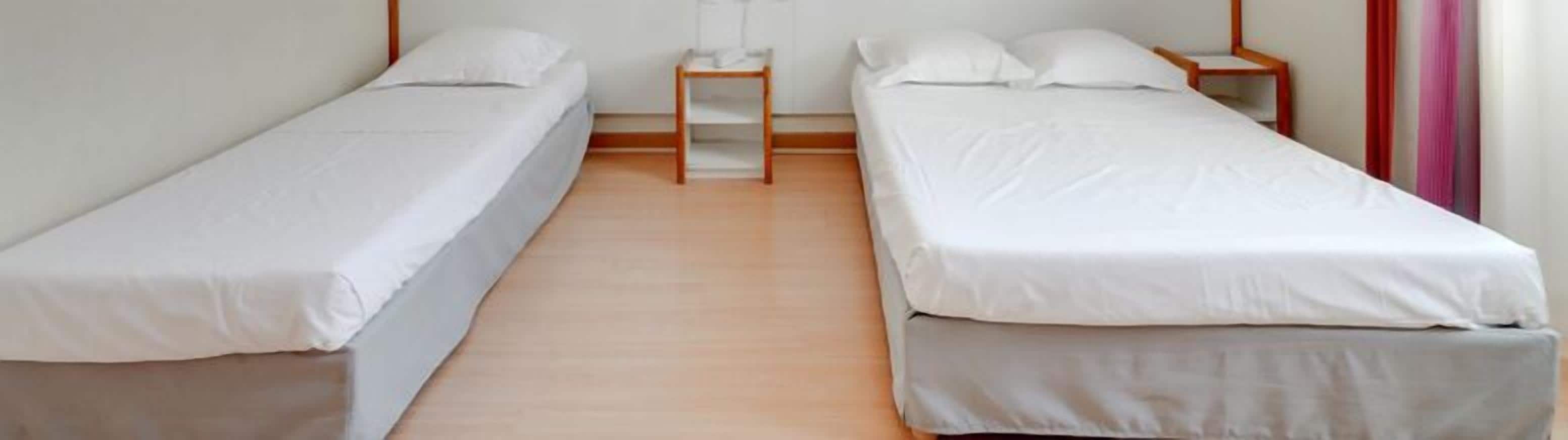 family triple room | 1 bedroom, in-room safe, desk, free cots/infant beds