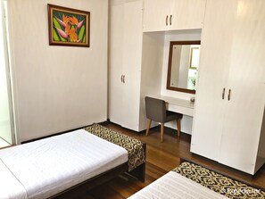 雙人房 | 書桌、免費無線上網