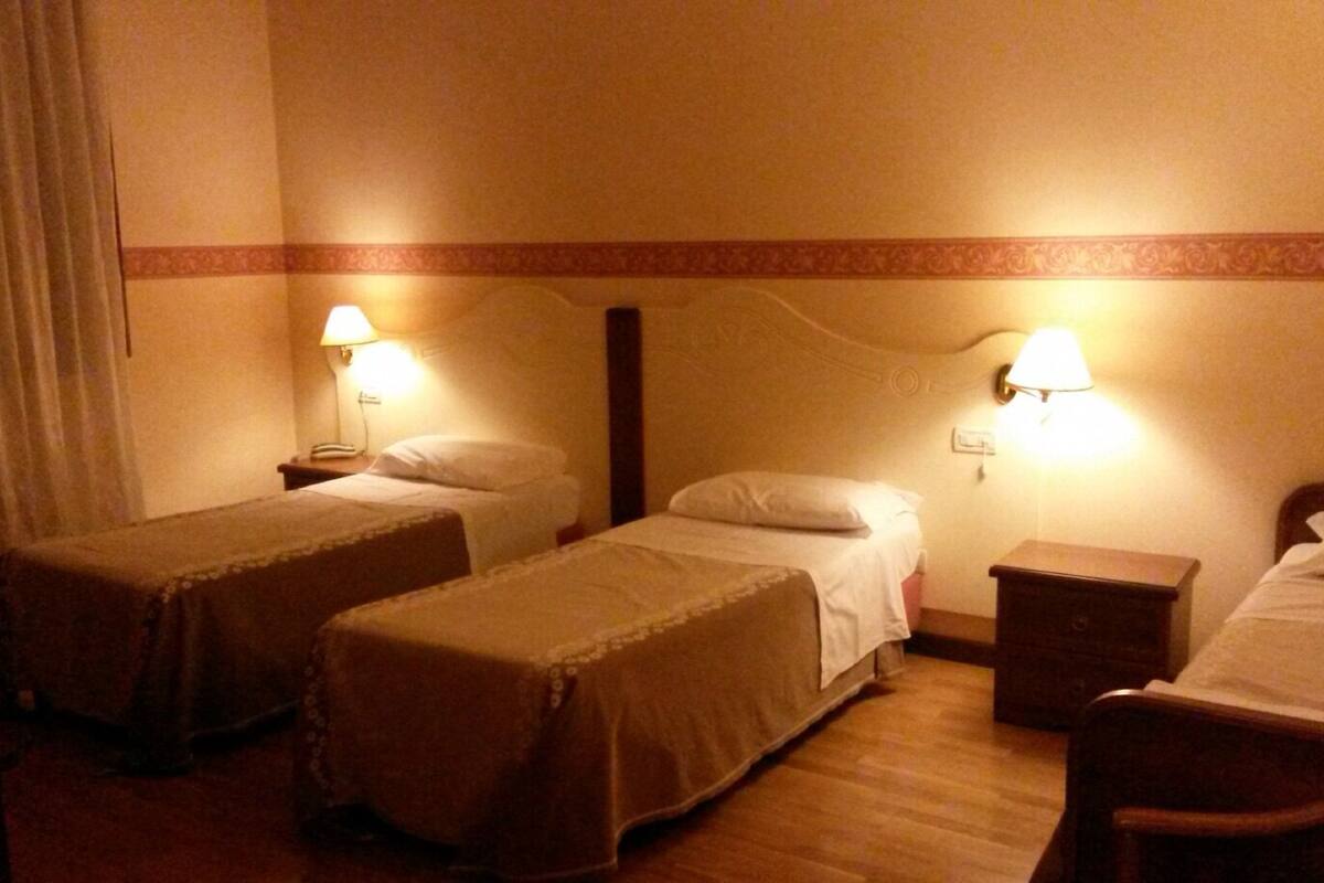 triple room | in-room safe, desk, soundproofing, free wifi