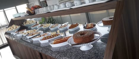 Free daily breakfast