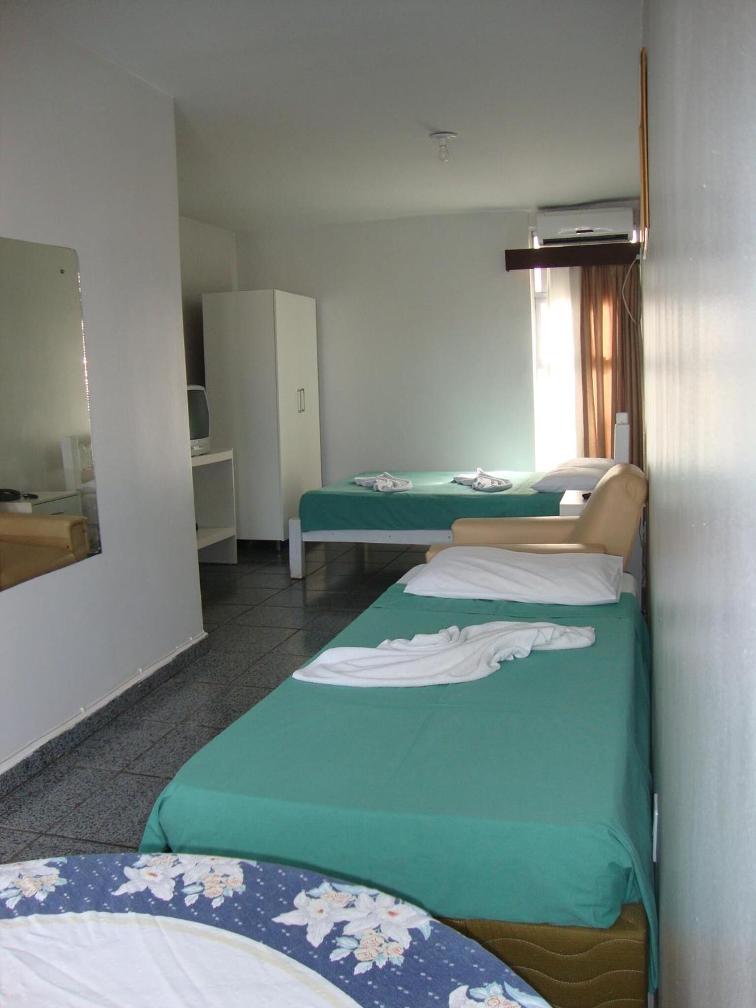 minibar, iron/ironing board, free wifi